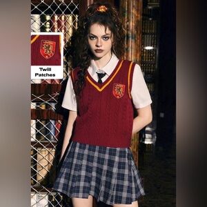 Harry Potter Knit Vest Gryffindor NWT Large